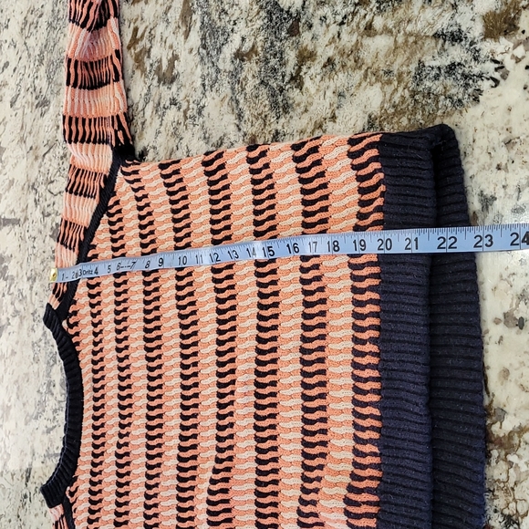 Lululemon sweater - Picture 5 of 5